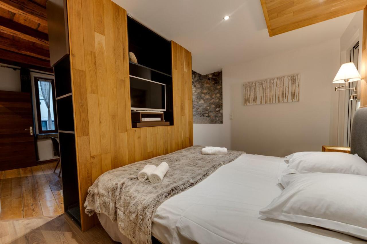 La Cour Filaterie - Suite Au D'Annecy Pdj En Option Экстерьер фото